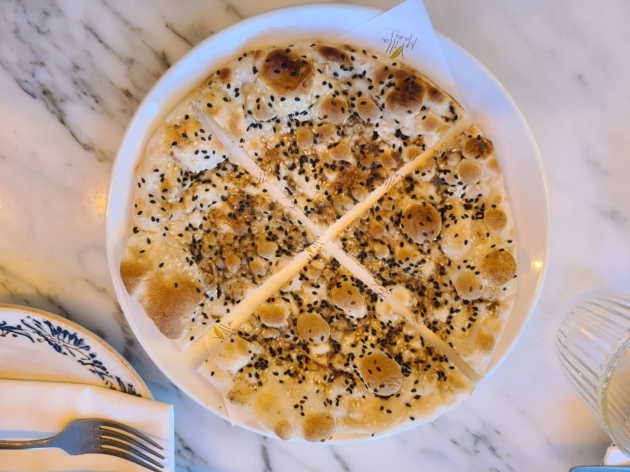  Sourdough Naan & Mahyawa